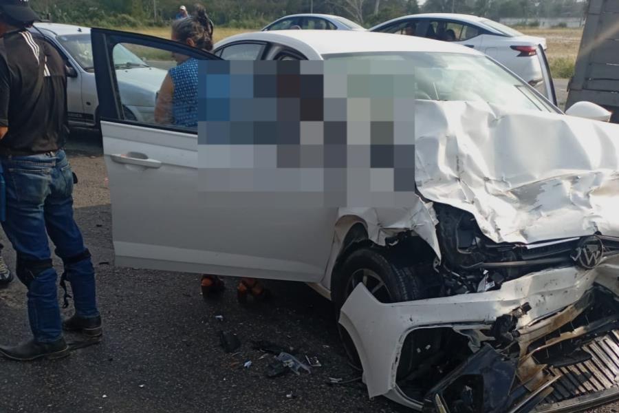 Accidente en la vía corta Cunduacán-Comalcalco deja 2 fallecidos