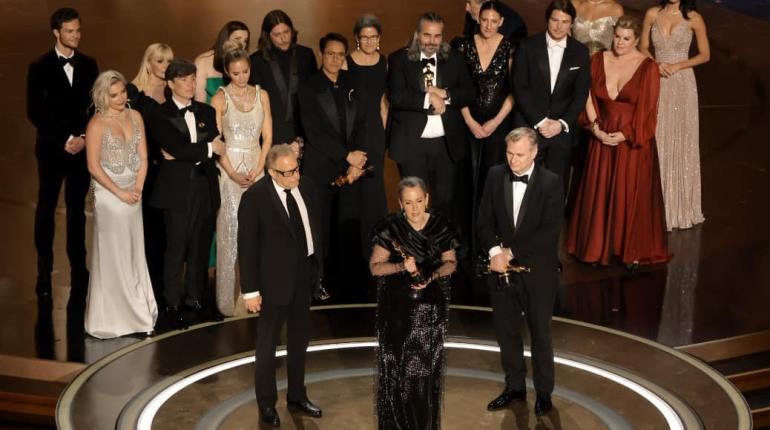 Oppenheimer gana como Mejor Película y se lleva la noche en los Premios Oscar