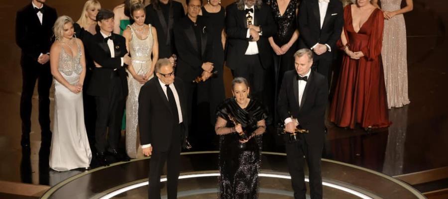 Oppenheimer gana como Mejor Película y se lleva la noche en los Premios Oscar