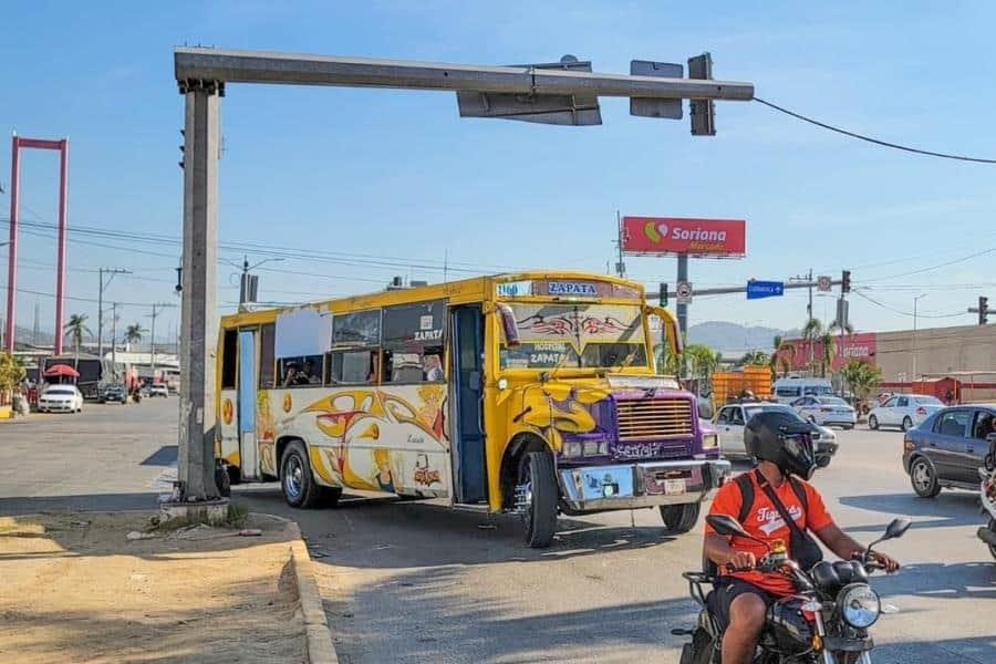 Golpean a choferes de transporte en Acapulco, Guerrero por no reportar movimientos