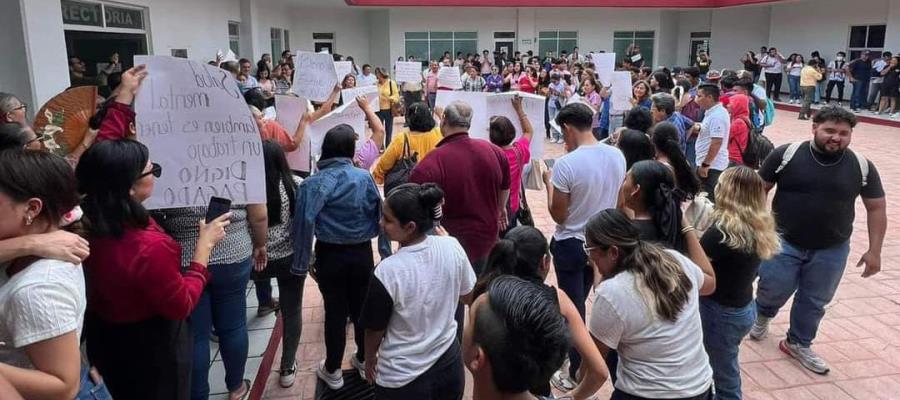 Protestan en la UPCH ante presunta falta de pago de prestaciones