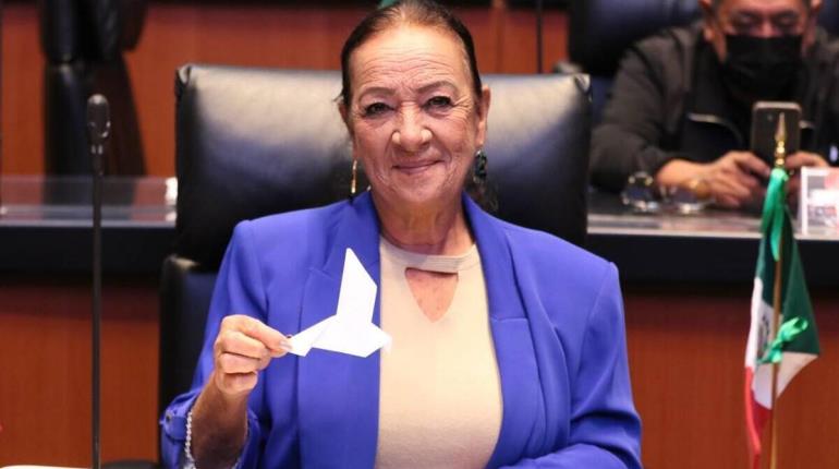 "No se hagan pende...": Lucía Trasviña en Senado por pedir minuto de silencio por candidatos asesinados