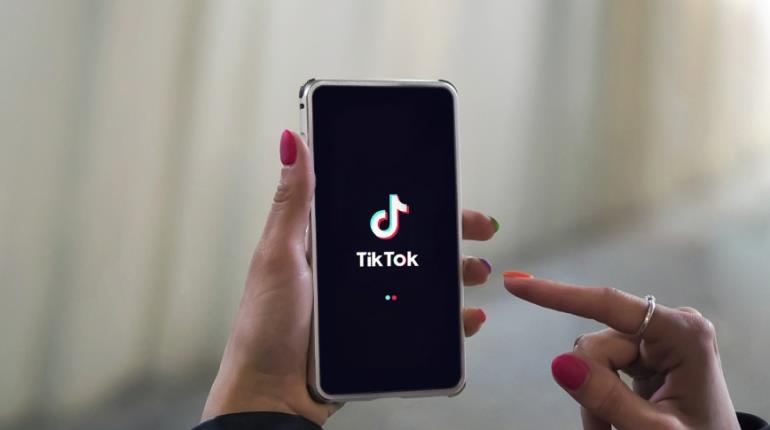 Avanza en EE.UU. proyecto que busca prohibir TikTok