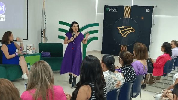 "Feminismo no es estar contra los hombres": Ana Vásquez durante presentación de su libro ´Feminista YO´