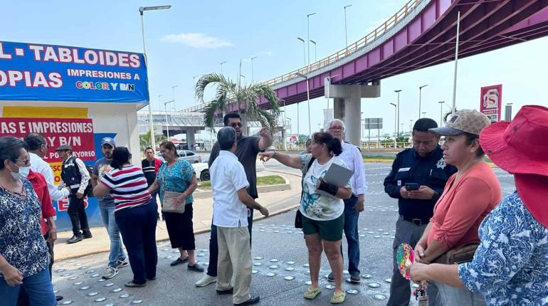 Vecinos de la Magisterial cierran por 2 horas avenida Universidad