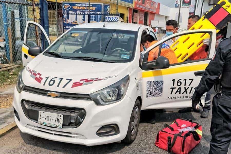 Apuñalan a taxista y le roban sus pertenencias sobre la avenida Universidad