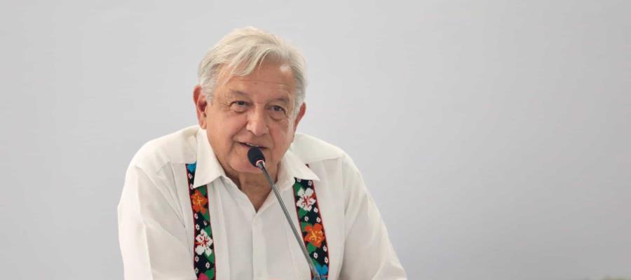 Realiza AMLO evaluación de las condiciones del sector Salud en Manzanillo