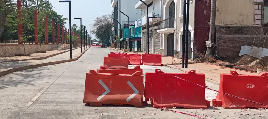 Reabren circulación vehicular en malecón tras reparación de fuga