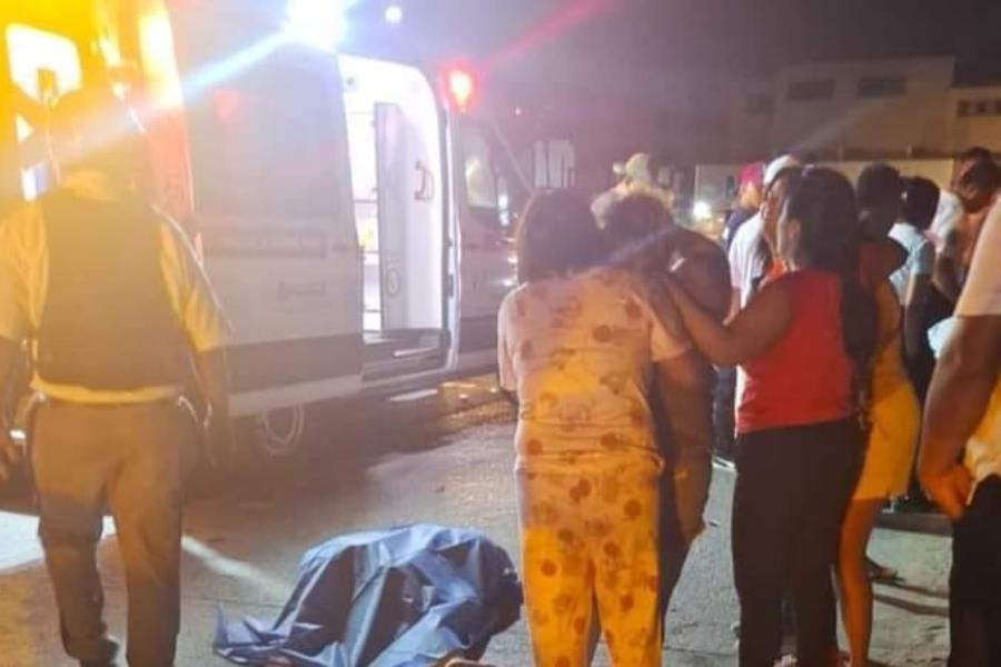 Automovilista embiste a 2 mujeres en libramiento a Dos Bocas; una muere