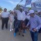 Tunden a candidato panista de Yucatán por subirse a poni en campaña