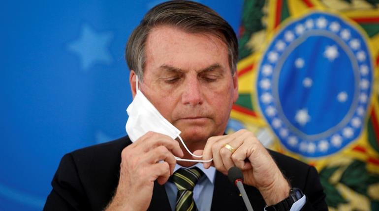 Bolsonaro es acusado de presunto fraude en registro de vacunas contra COVID