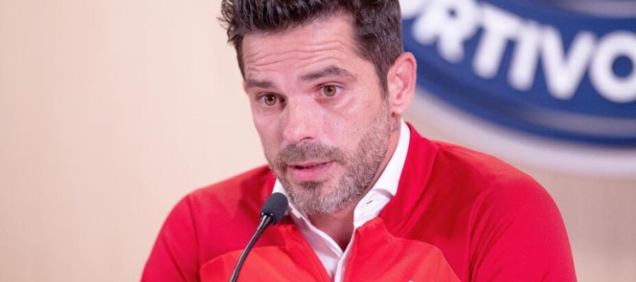 Técnico de Chivas, Fernando Gago, sancionado por criticar el arbitraje del Clásico Nacional