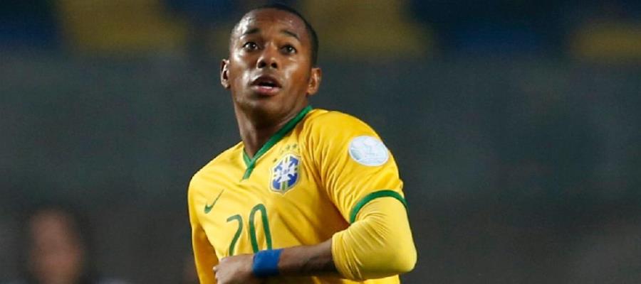 Robinho debe pagar sentencia por violación en cárcel de Brasil