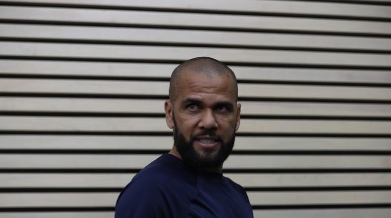 Dani Alves sigue en prisión, no ha depositado millón de euros para quedar en libertad provisional