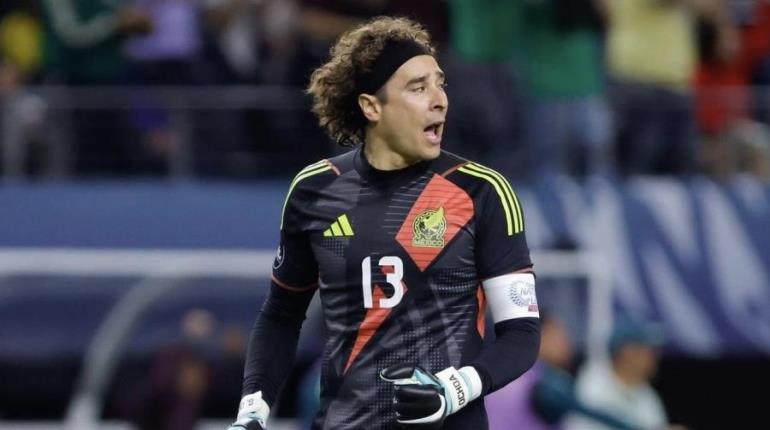 "Memo" Ochoa saldría del Salernitana en caso de descender, pero se quedaría en Europa