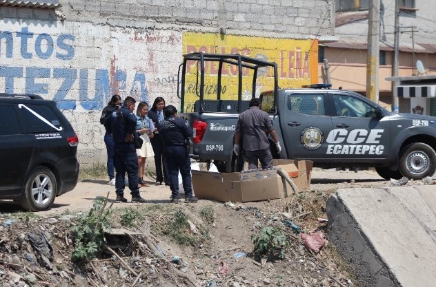 Encuentran restos humanos en canal de aguas negras en Edomex