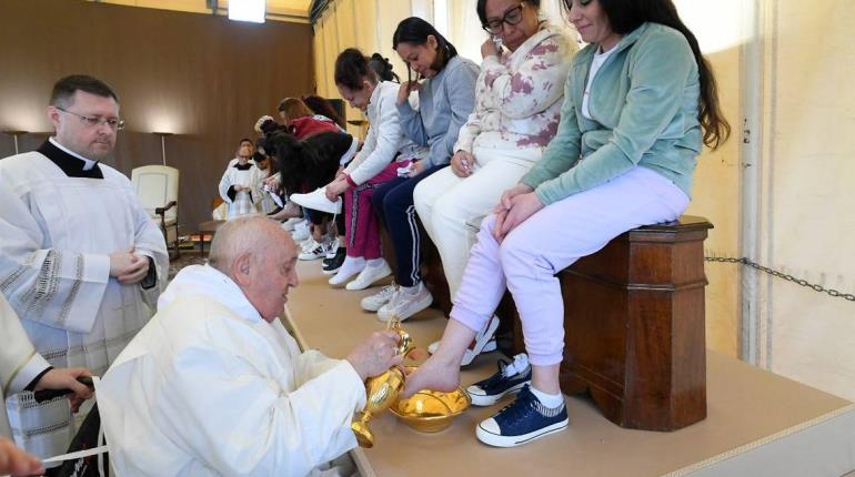 No nos cansemos de pedir perdón a Cristo dice el Papa durante la Última Cena