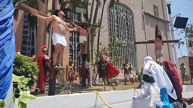 Cambiar aquello que estorba y perjudica a los demás: Obispo durante Viacrucis de Catedral de Tabasco