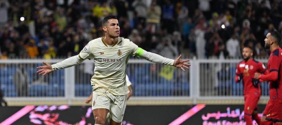 Cristiano Ronaldo acaricia los mil goles al anotar triplete en triunfo del Al-Nassr