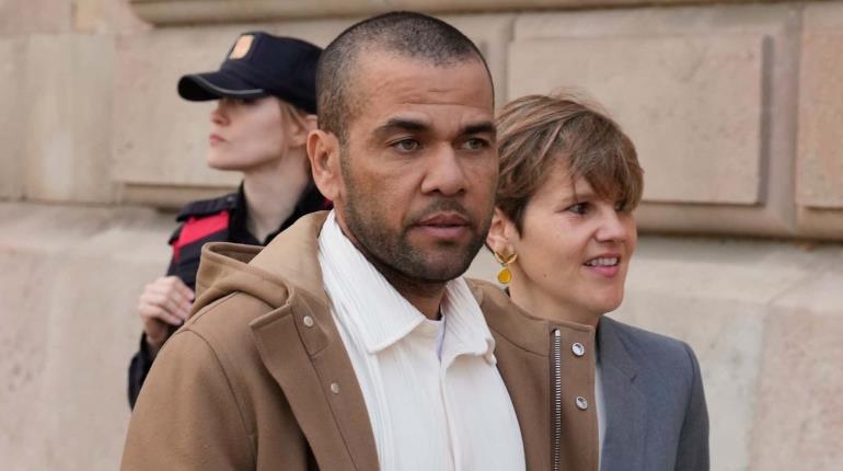 "Soy inocente", insiste Dani Alves en comparecencia ante audiencia de Barcelona