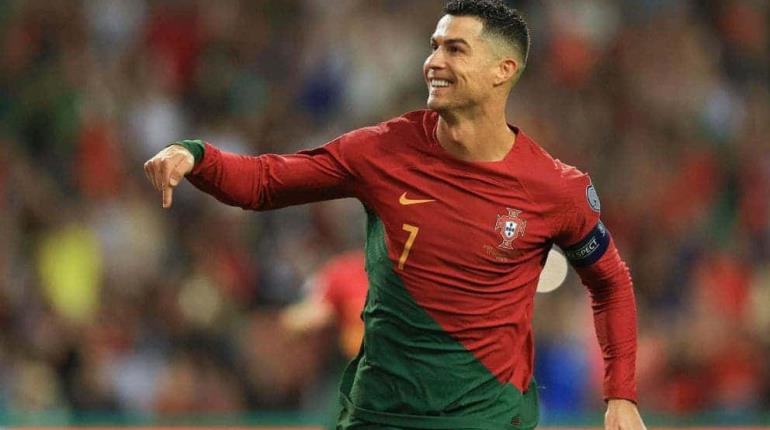 Hotel subastará cama de Cristiano Ronaldo