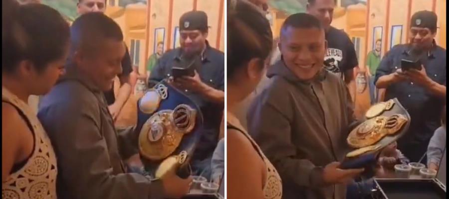 Isaac ´Pitbull´ Cruz, recibe cinturón de campeón de la AMB y lo disfruta con su familia