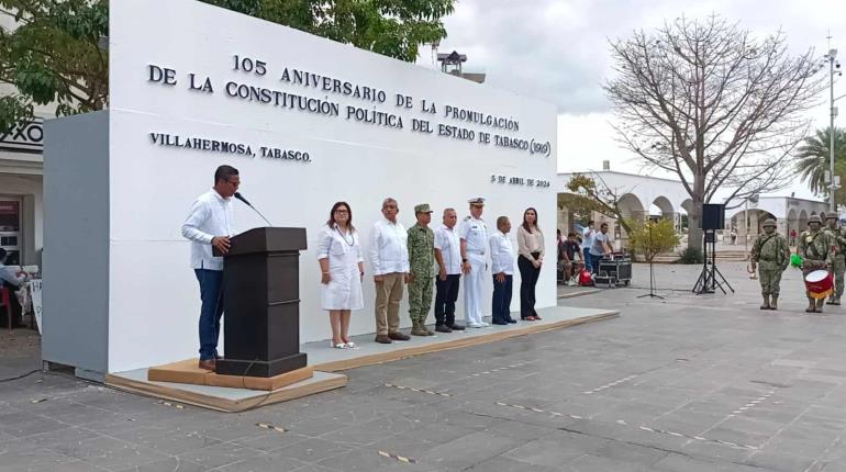 Sin orador oficial y en 8 minutos, realizan acto cívico por la Constitución tabasqueña