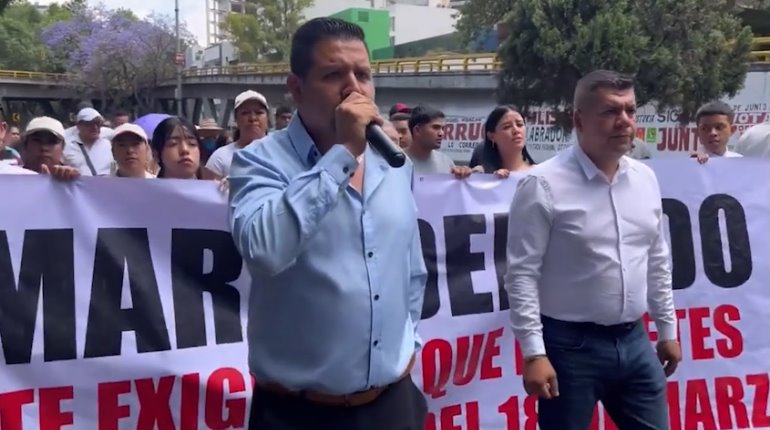 Protestan militantes de Morena en Edomex contra dirigencia nacional