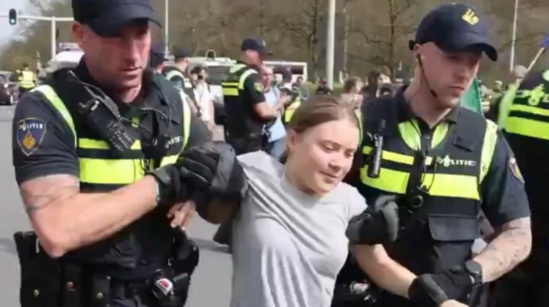 Detienen a la activista Greta Thunberg por protesta en Países Bajos