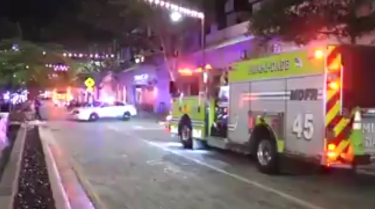 Dos muertos y 6 heridos deja tiroteo en bar de Florida