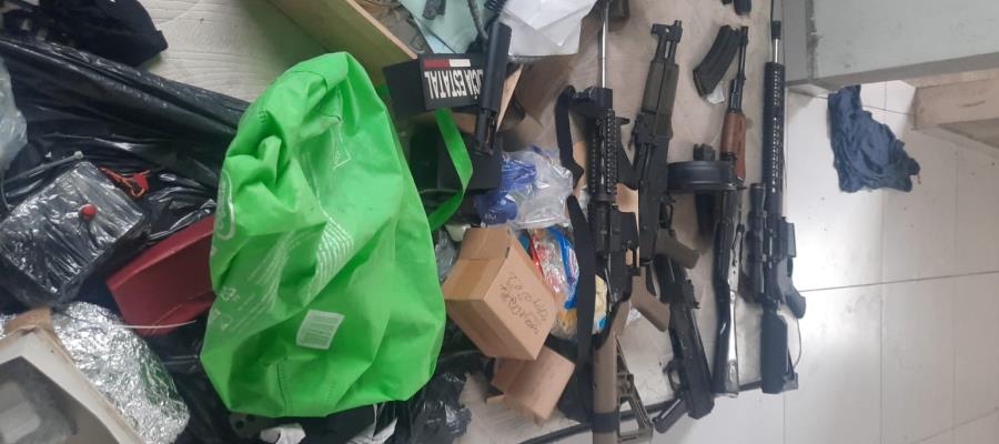 Detienen a 3 sujetos en Tierra Colorada, les incautan armas, explosivos y drogas