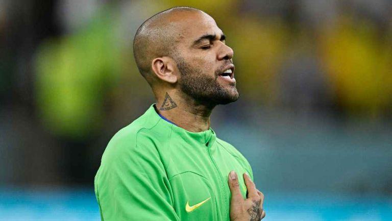 Dani Alves buscaría regresar al futbol