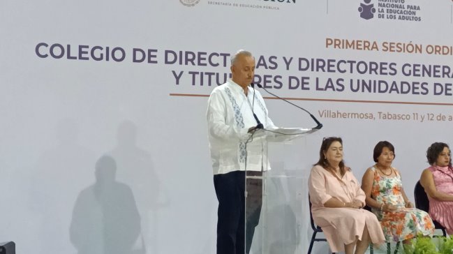 Presume Merino reducción de analfabetismo en Tabasco durante 2023