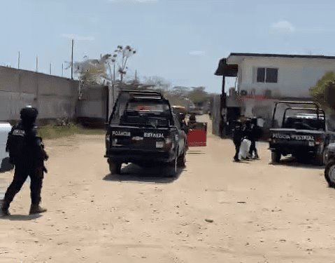 Detienen a 7 presuntos huachicoleros en operativo en Anacleto Canabal 