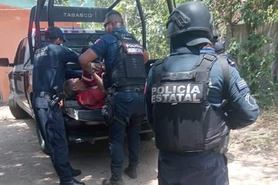 Sujeto lesiona con machete a pochimovileros y a 2 policías en Cunduacán