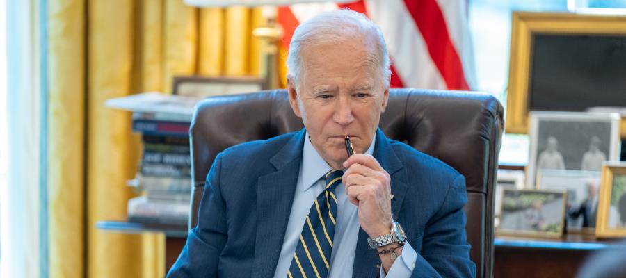 Biden pide a Irán no atacar a Israel tras agresión contra su consulado en Damasco