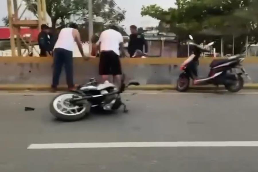 Se registra accidente en la Villahermosa-Frontera entre un motociclista y una camioneta