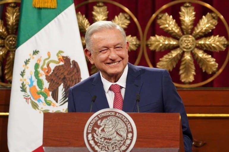 Ordena INE a AMLO eliminar o modificar presentación de Iniciativas de Reformas del 5 de febrero