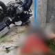 Chocan de frente motociclistas en Comalcalco; uno muere