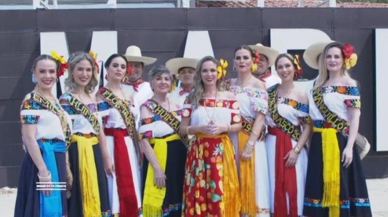 A disfrutar de la Feria Tabasco con respeto, llama Minés de la Fuente junto a flores y embajadoras de años anteriores 