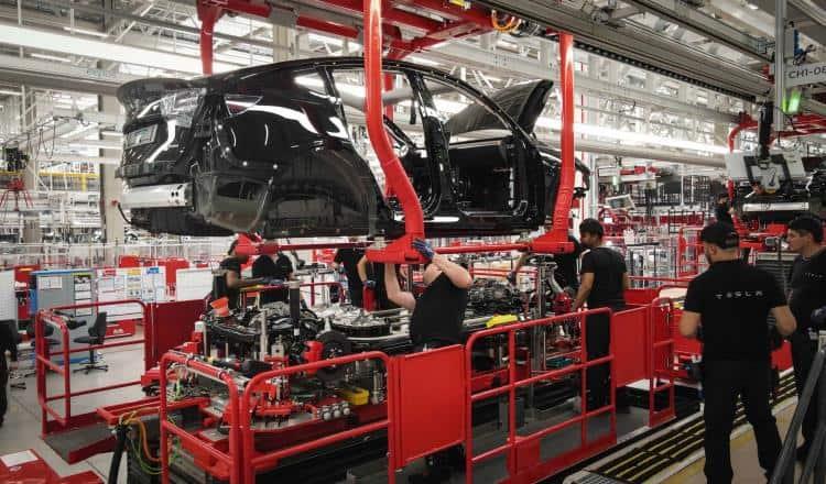 Tesla despedirá al 10% de su plantilla laboral global