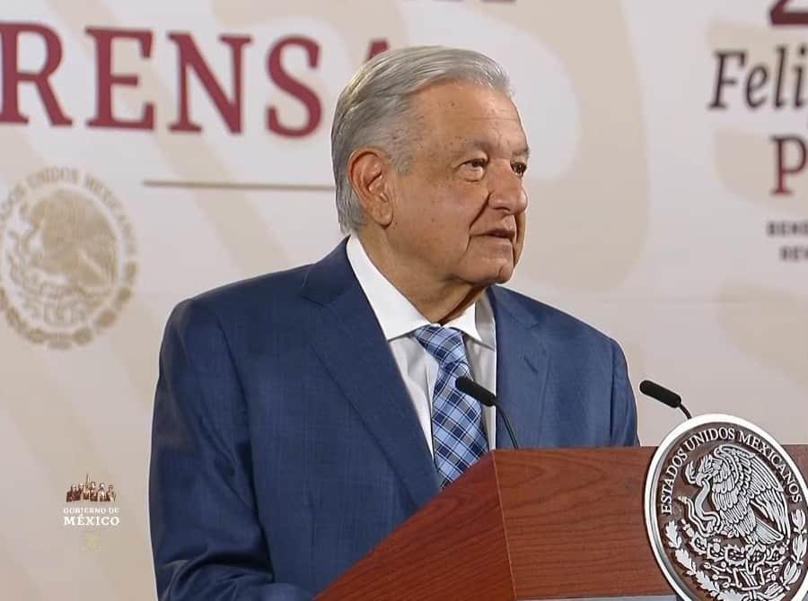 "Siempre ponen obstáculos al voto migrante": AMLO al pedir a Segob y SRE dialogar con INE