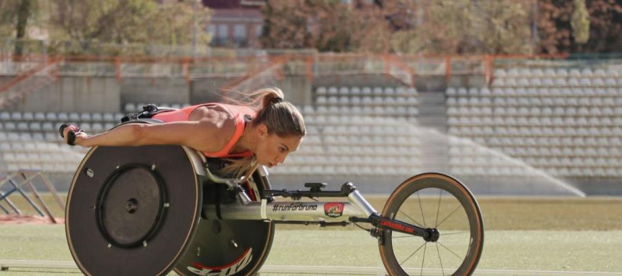 Carmen Giménez, la primera española usuaria de silla de ruedas en correr el maratón de Boston