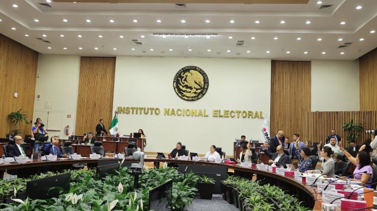 Oposición impugna ante el Tribunal Electoral negativa del INE de suspender Mañaneras