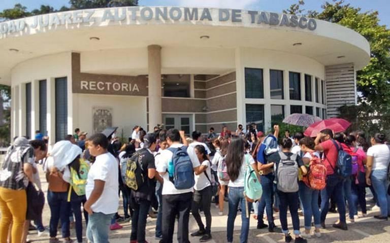 Más de 400 estudiantes se inscribieron en segunda opción en la UJAT