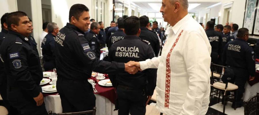 Se reúne Merino con policías estatales, los llama a redoblar esfuerzos 