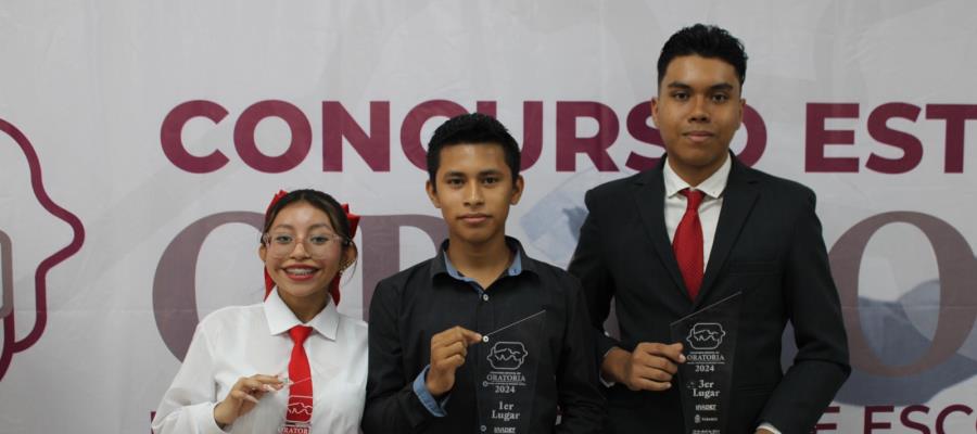 Centleco, Diego Lizandro Reyes, ganador del Concurso Estatal de Oratoria 2024