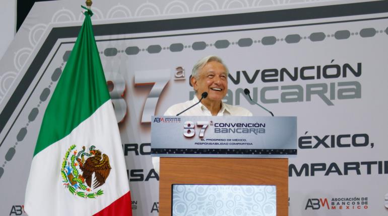 Me trataron muy bien y han sido correspondidos: AMLO al despedirse de banqueros