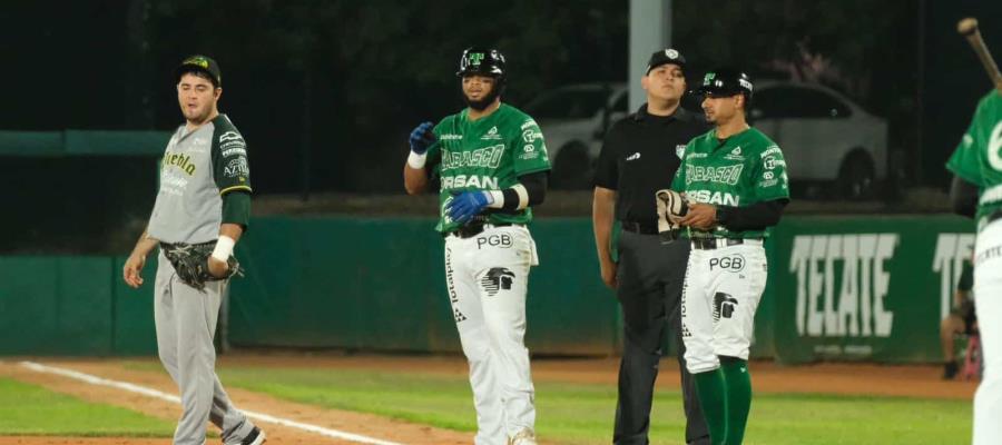 Olmecas vive y vence 4-1 a Pericos en inicio de serie en el Centenario