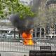 Hombre se prende fuego frente al tribunal de NY donde se llevaba a cabo juicio de Trump